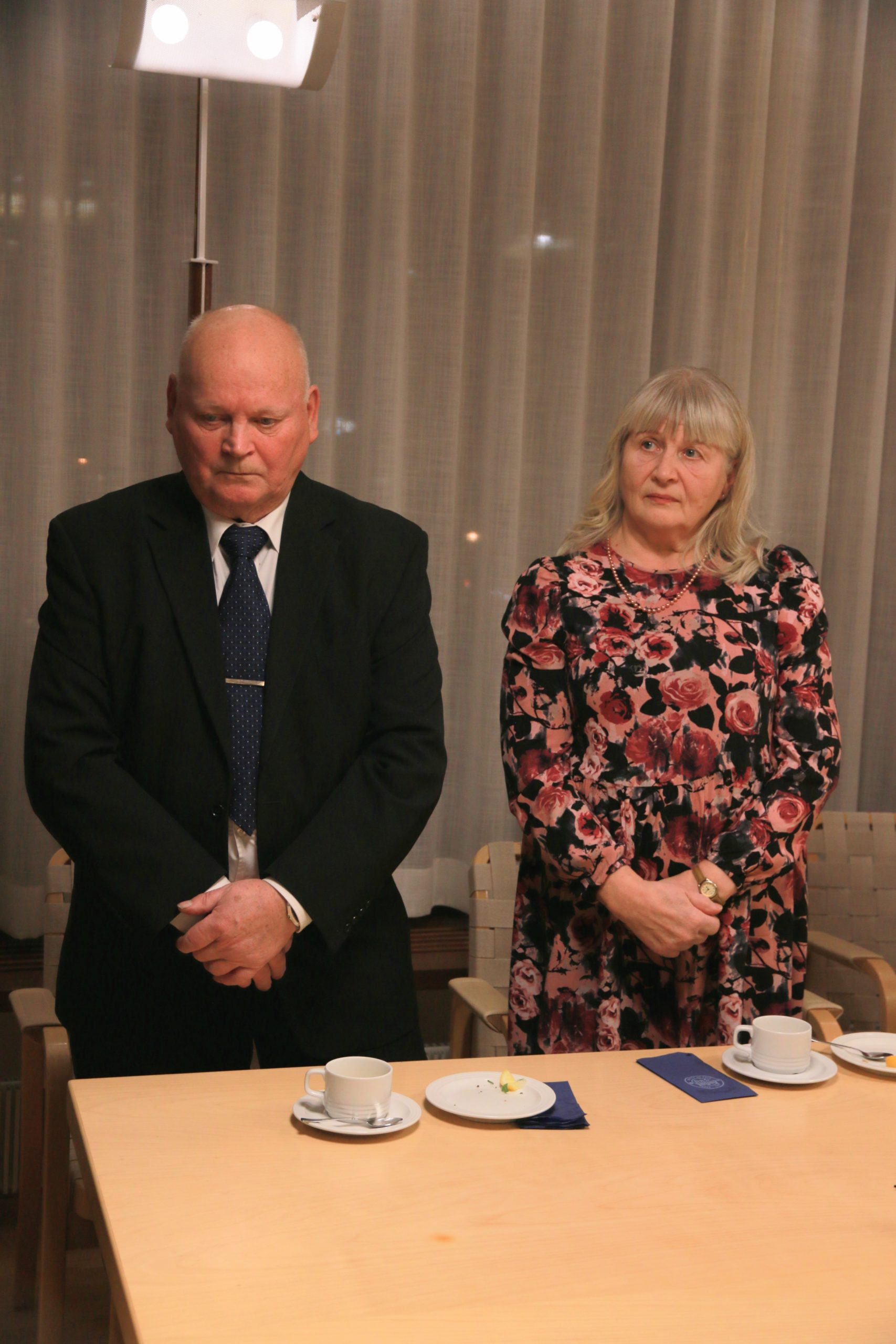 Seppo Torisevalle Suomen Valkoisen Ruusun 1 luokan Mitali Kultaristein 